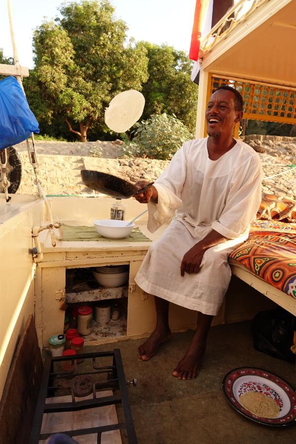 Jj Jamaica Felucca Hotel Aswan Exterior photo