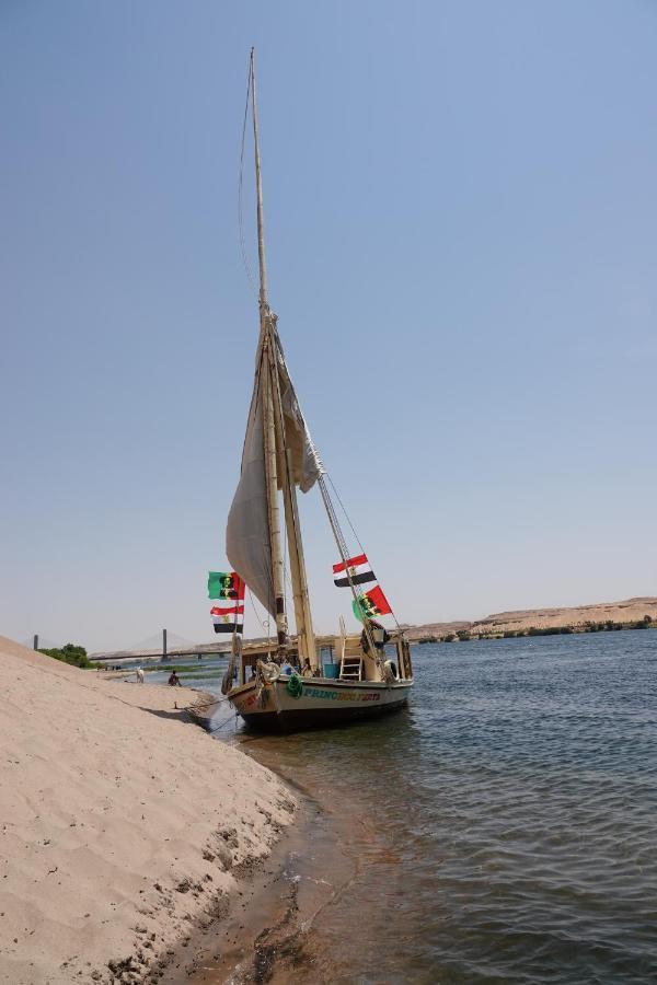 Jj Jamaica Felucca Hotel Aswan Exterior photo