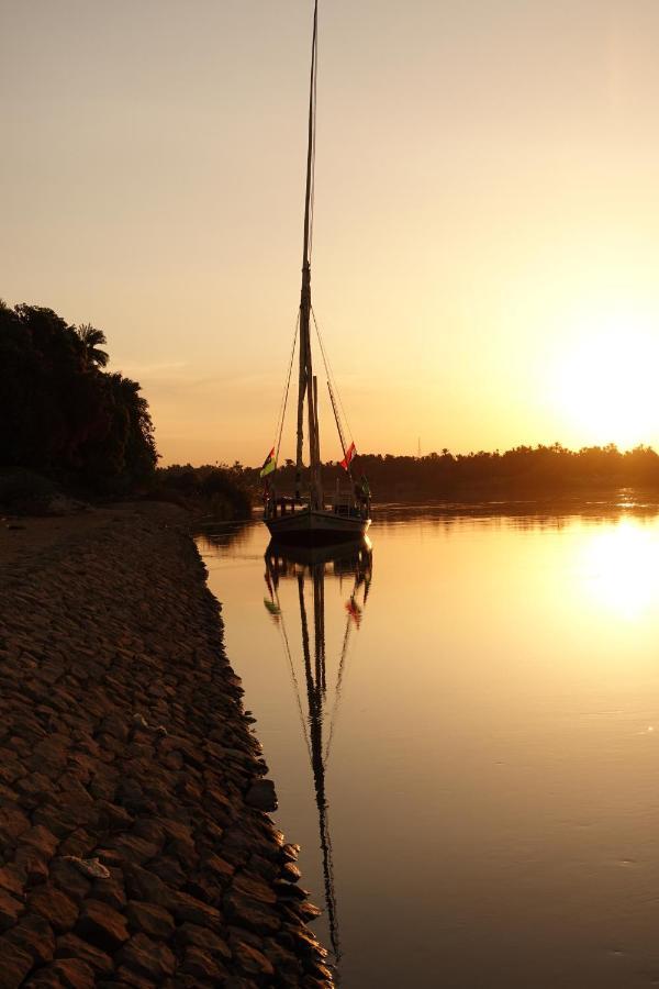 Jj Jamaica Felucca Hotel Aswan Exterior photo